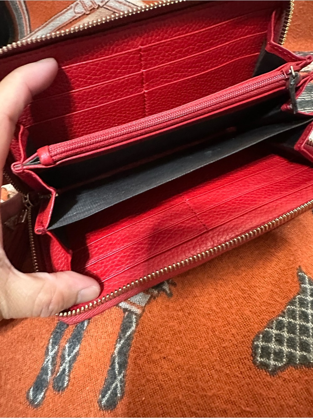 GUCCI ❤️🌟SOHO RED ZIPPY WALLET ⭐️ - Picture 4 of 9